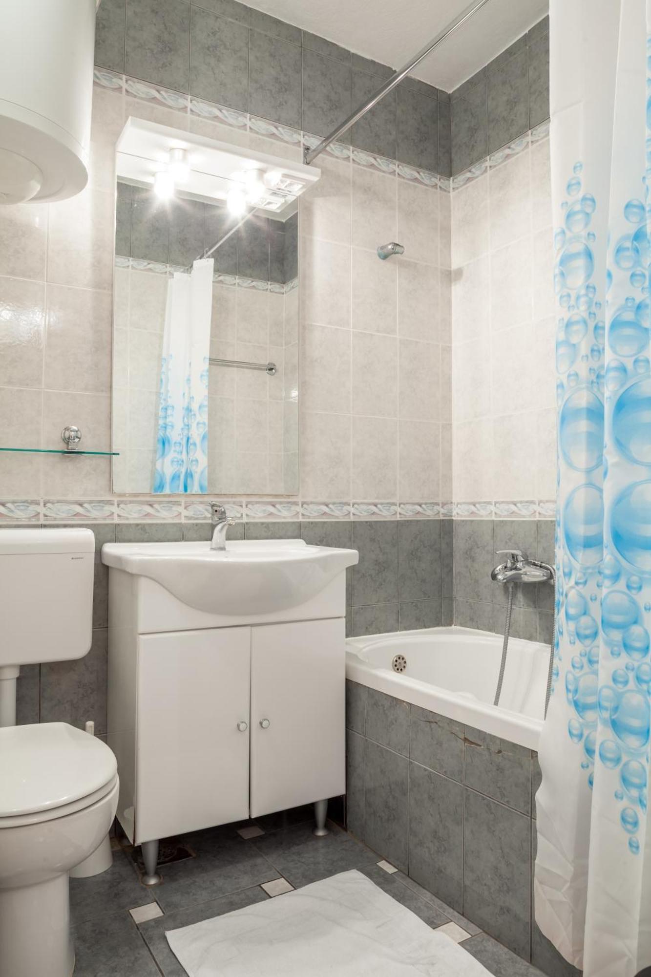 Apartments Leut 80M From The Sea Podgora Room photo
