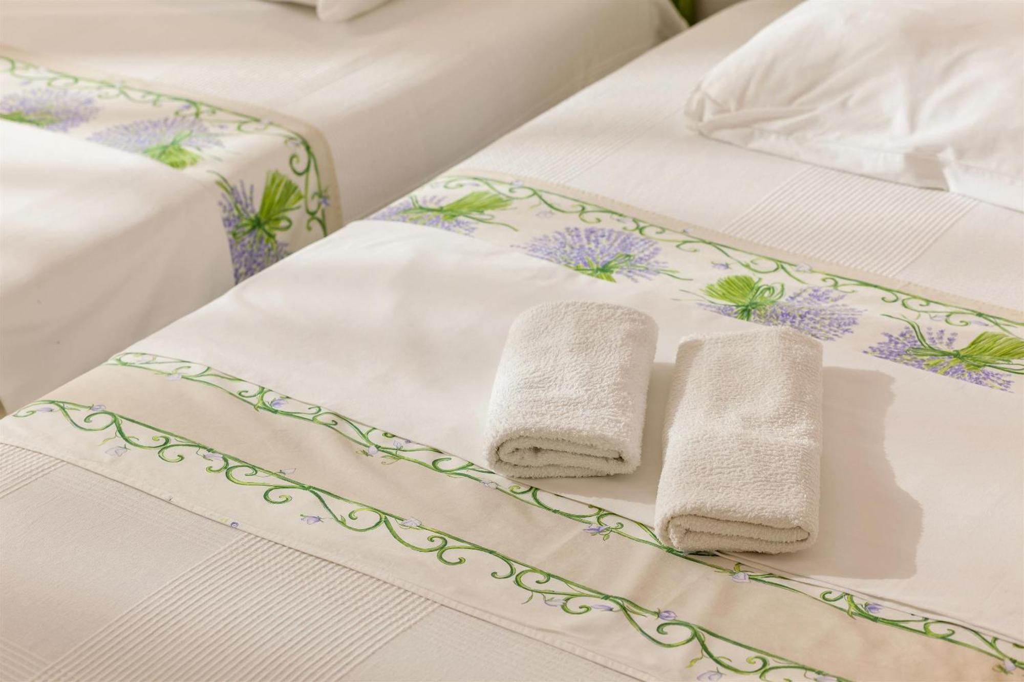 Apartments Leut 80M From The Sea Podgora Room photo