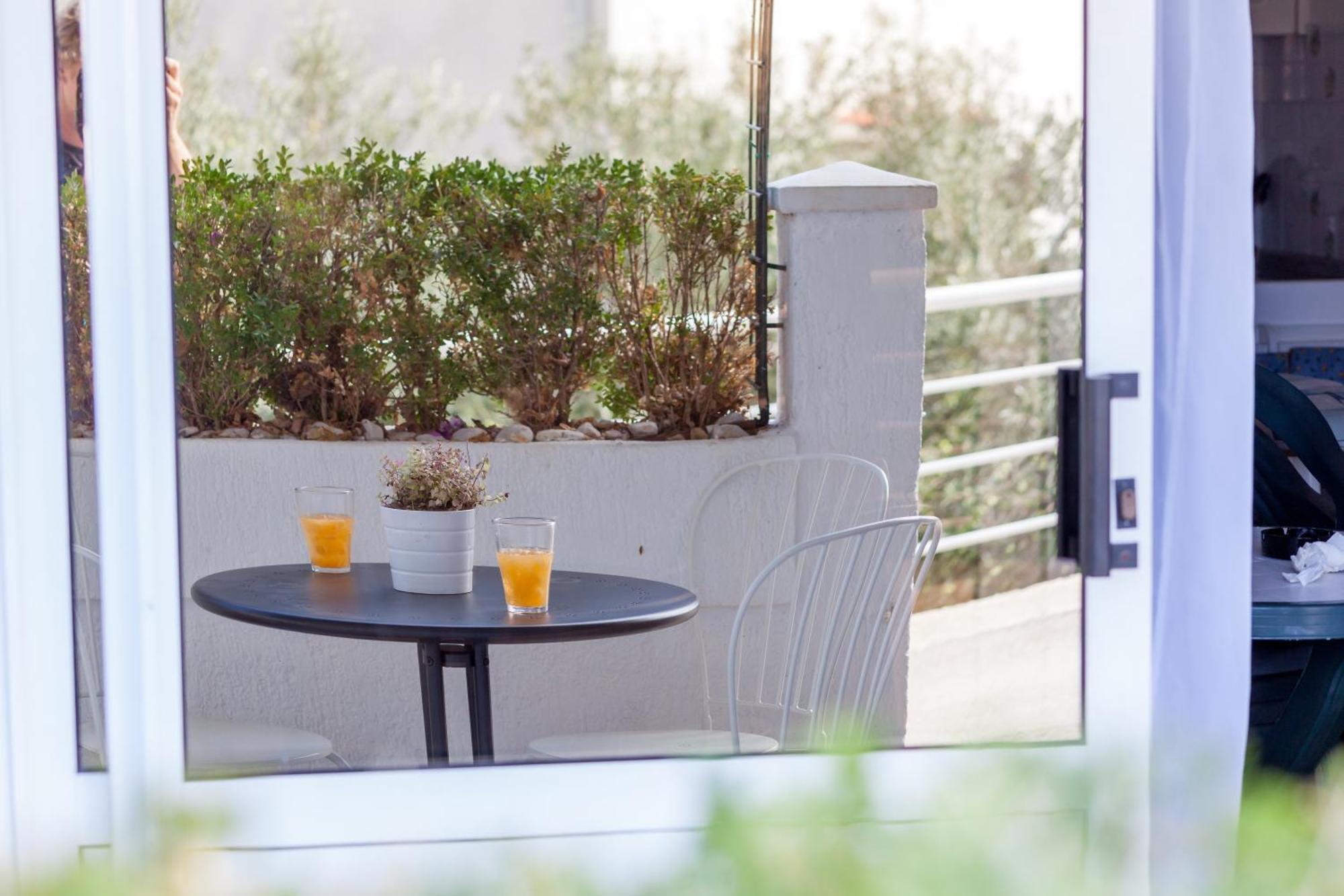 Apartments Leut 80M From The Sea Podgora Room photo