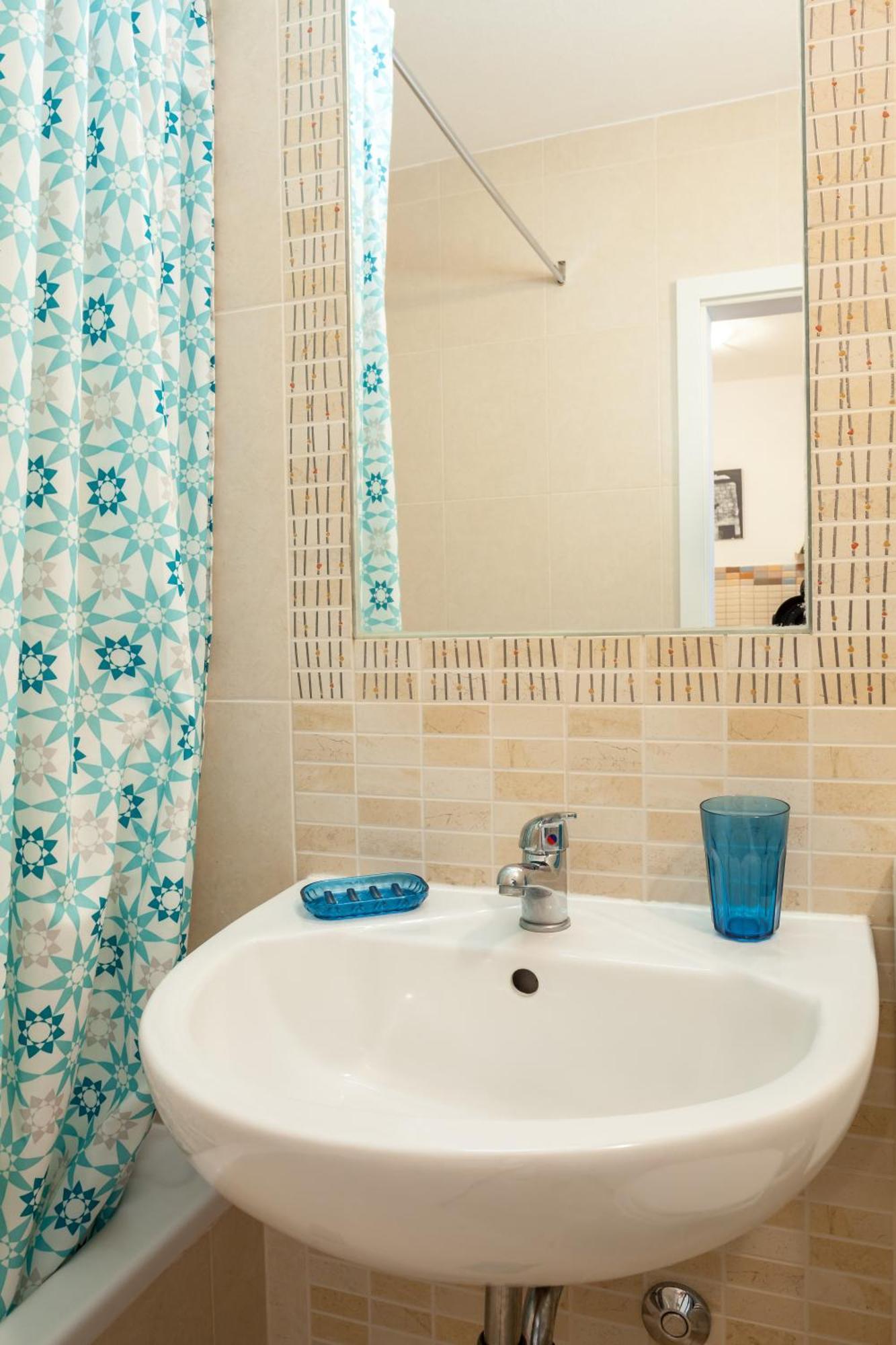 Apartments Leut 80M From The Sea Podgora Room photo